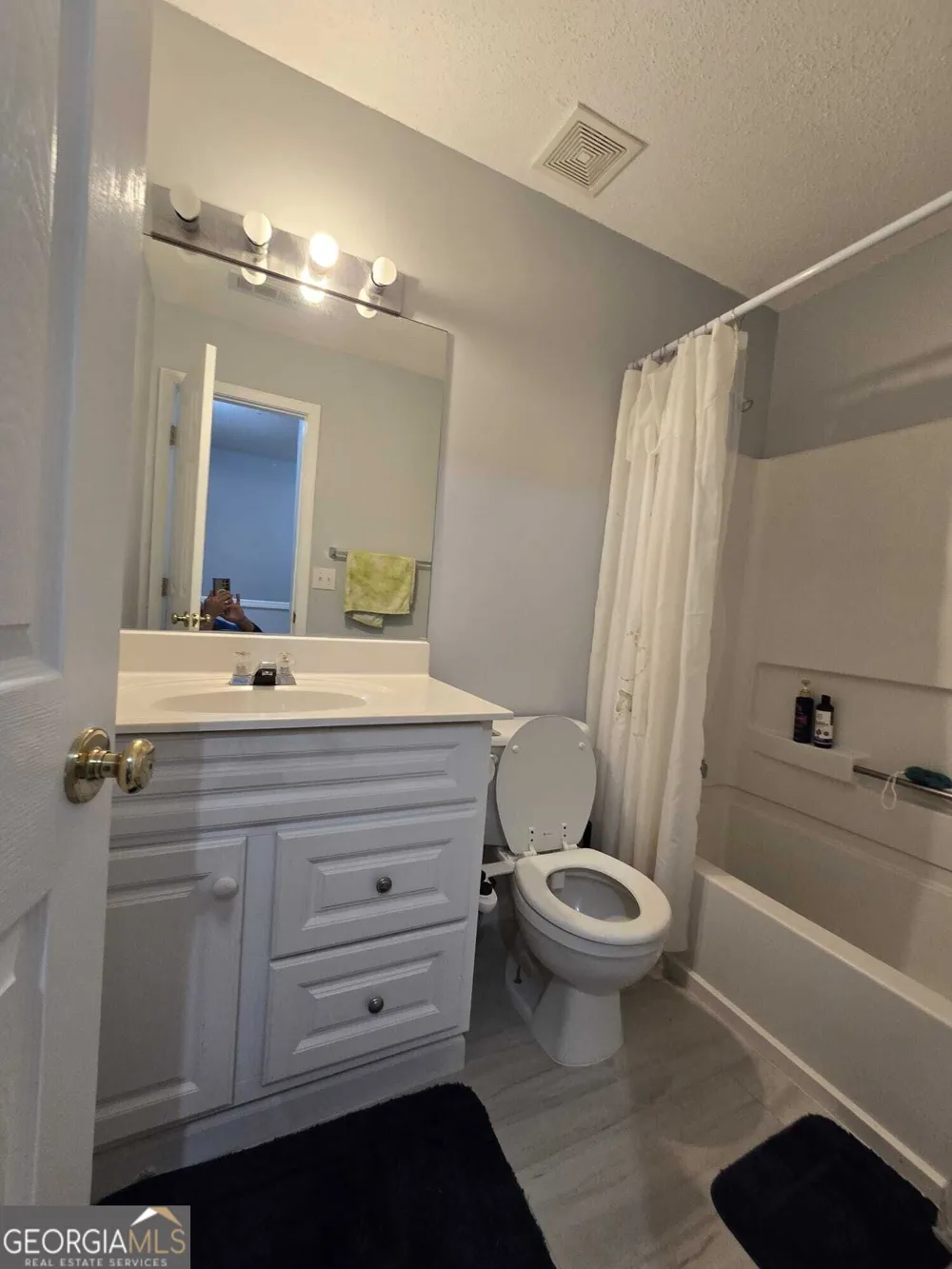 1090 Kilmington CT Alpharetta, GA 30009
