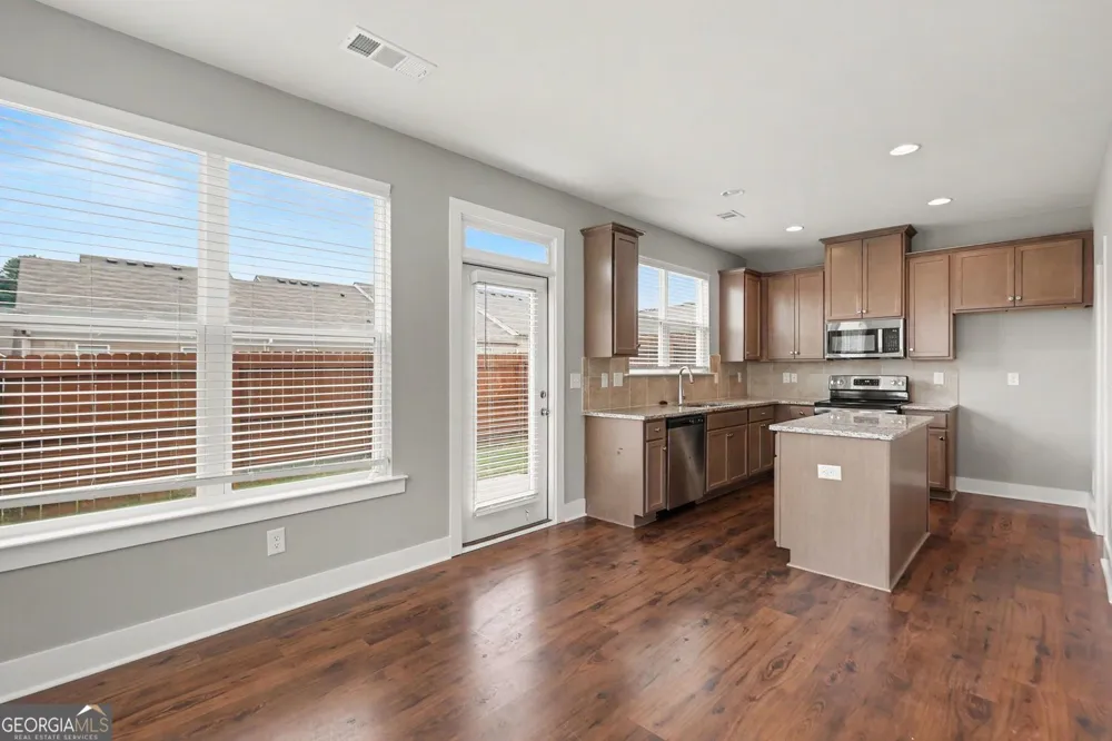 7666 Squire CT Fairburn, GA 30213