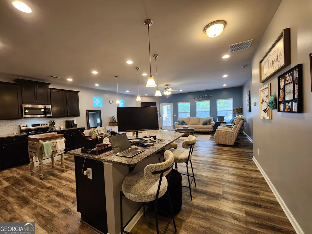 17 Cliffbriar TER Newnan, GA 30263
