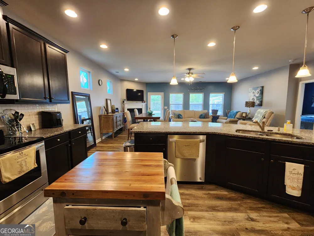 17 Cliffbriar TER Newnan, GA 30263