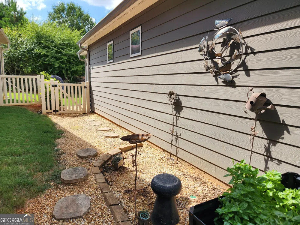 17 Cliffbriar TER Newnan, GA 30263