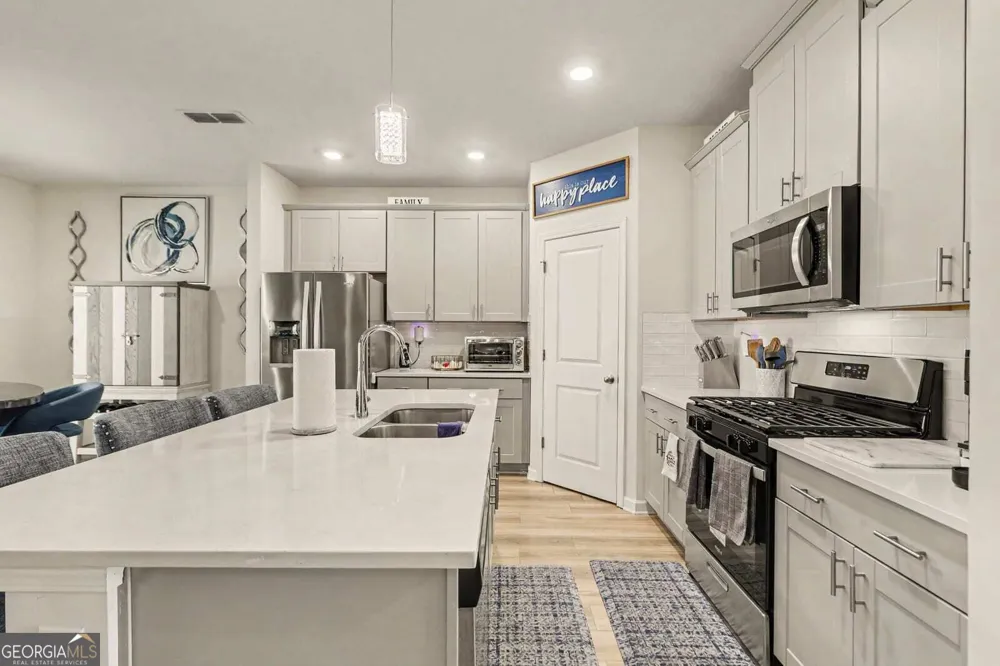 7789 Richmond TRL Fairburn, GA 30213