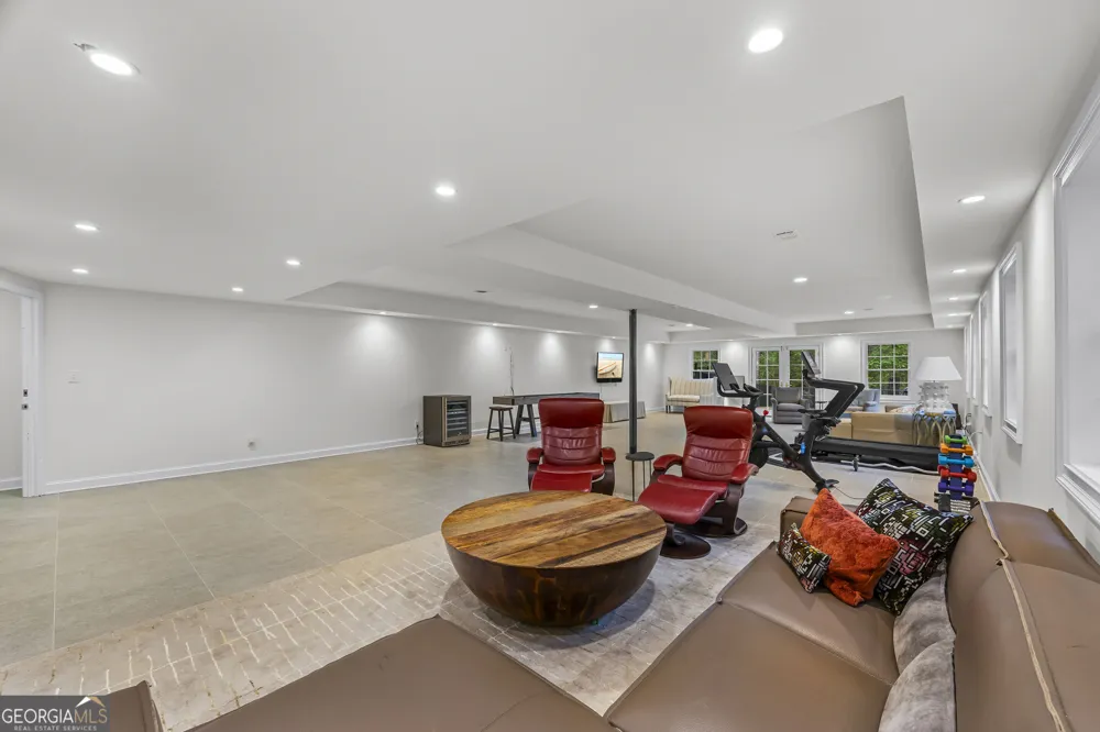 1900 Crystal Hills DR Athens, GA 30606