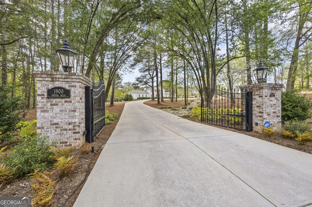 1900 Crystal Hills DR Athens, GA 30606