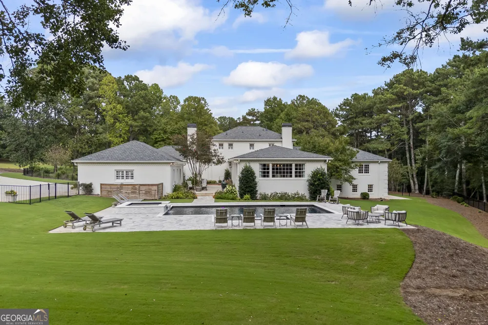 1900 Crystal Hills DR Athens, GA 30606