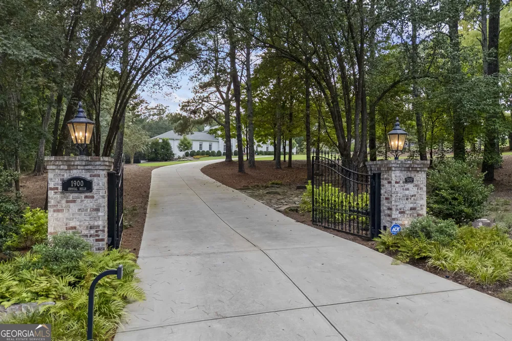 1900 Crystal Hills DR Athens, GA 30606