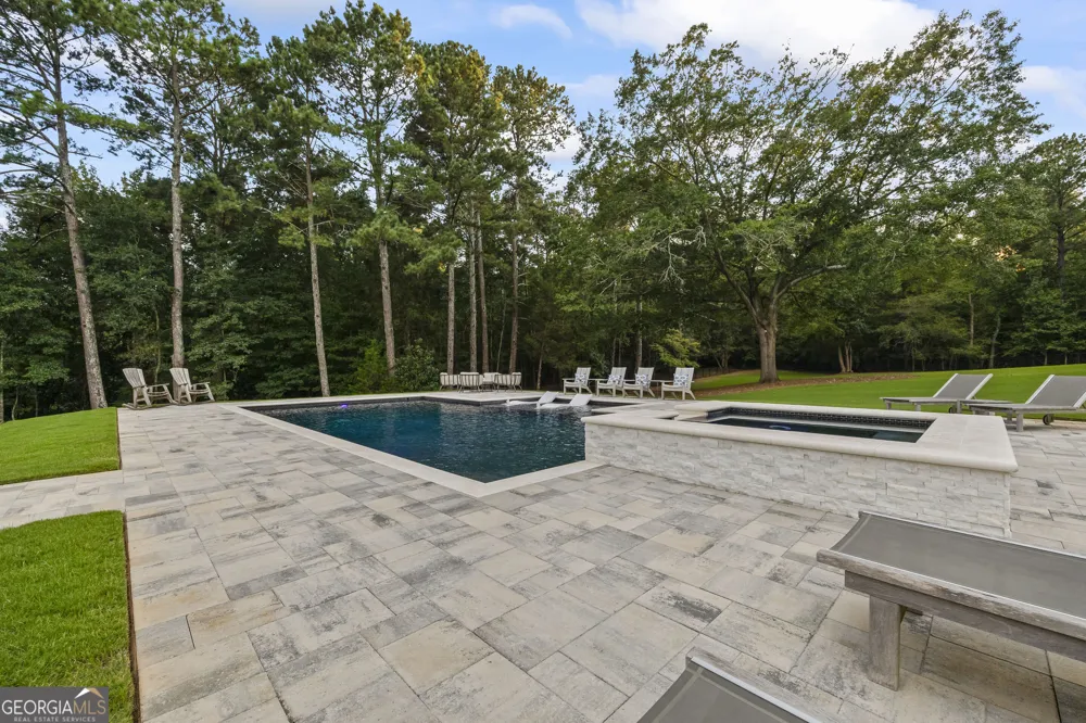 1900 Crystal Hills DR Athens, GA 30606