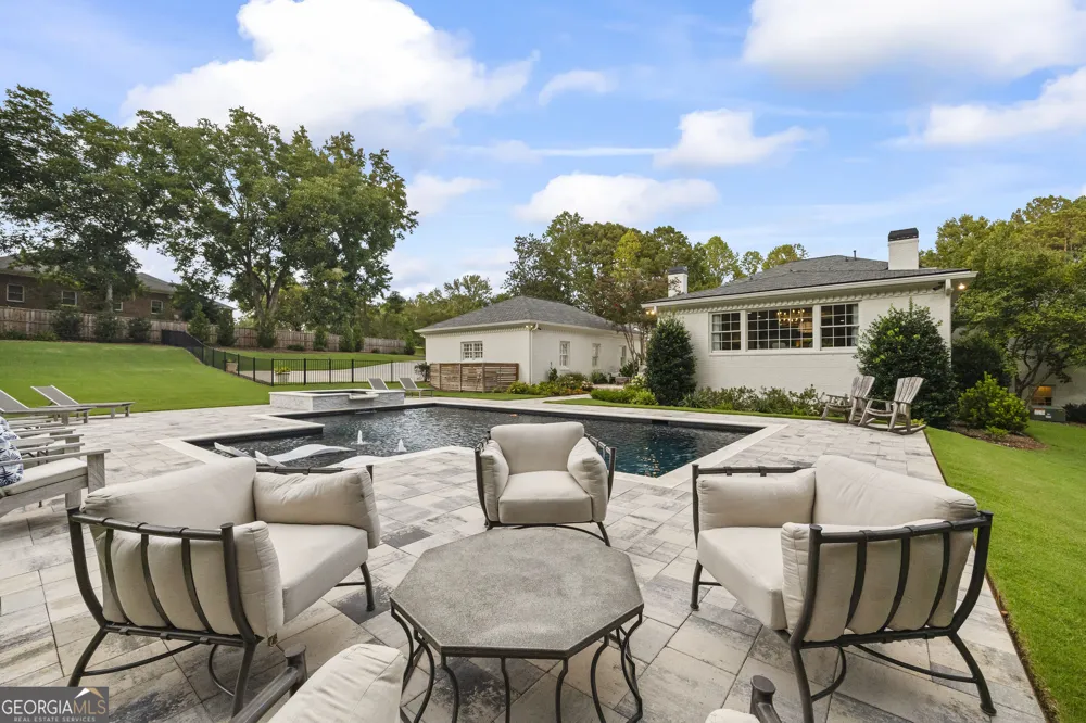 1900 Crystal Hills DR Athens, GA 30606