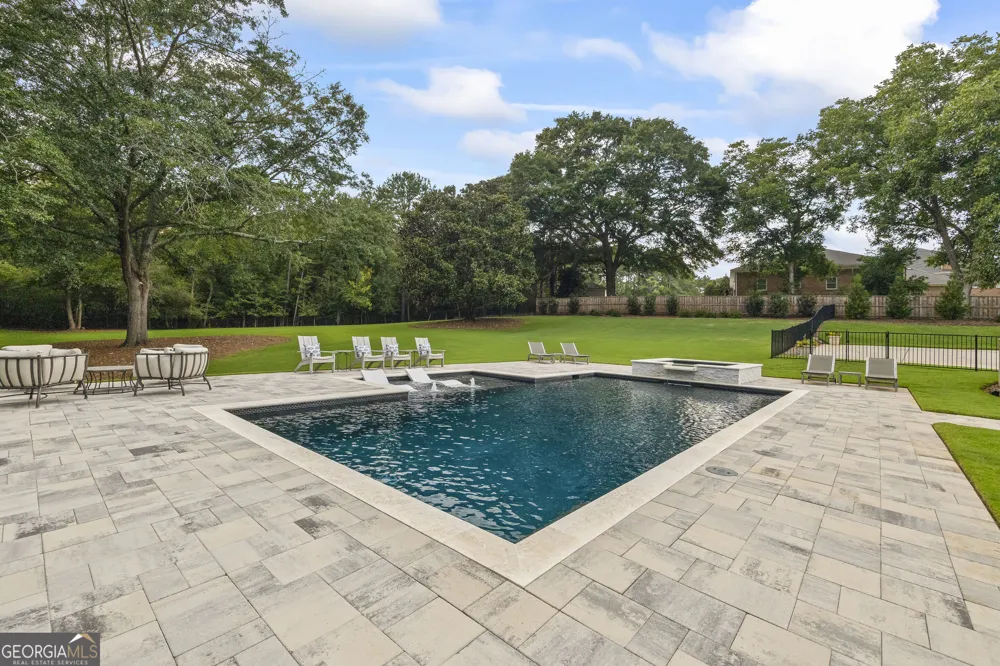 1900 Crystal Hills DR Athens, GA 30606
