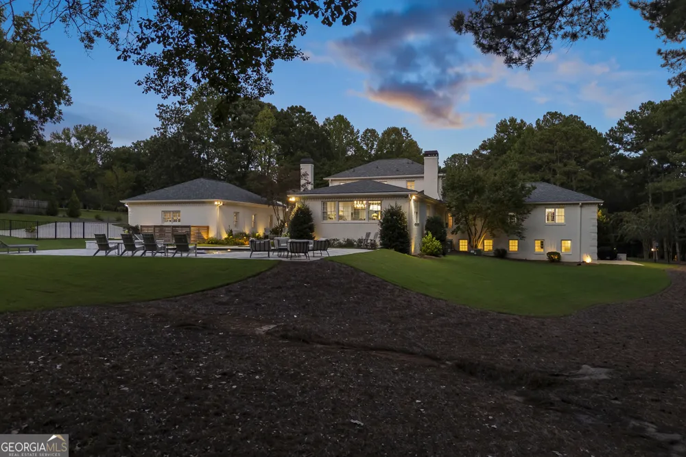 1900 Crystal Hills DR Athens, GA 30606