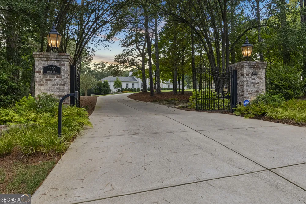1900 Crystal Hills DR Athens, GA 30606