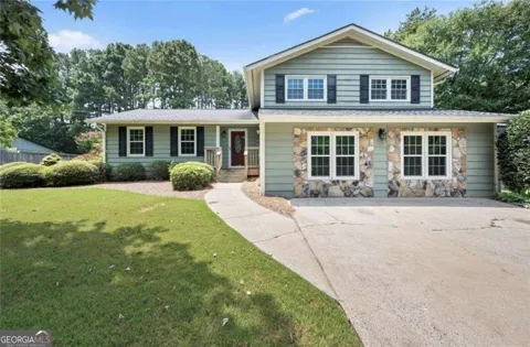 392 Heritage LN