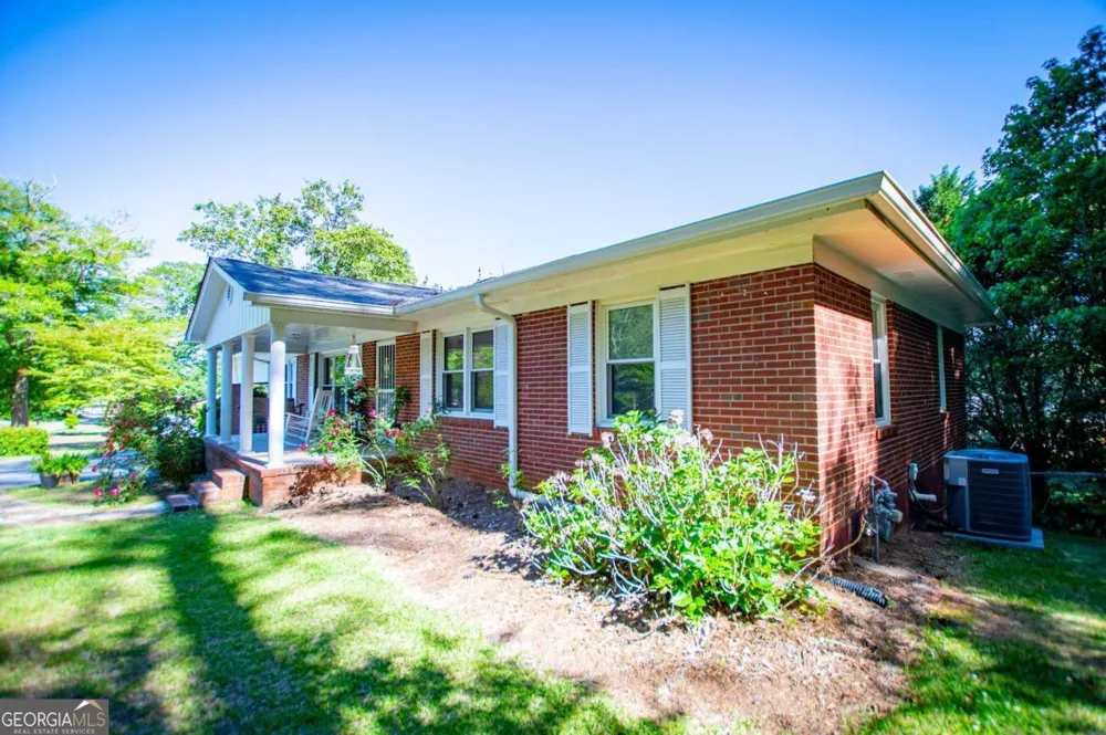 105 Sharp DR Carrollton, GA 30117