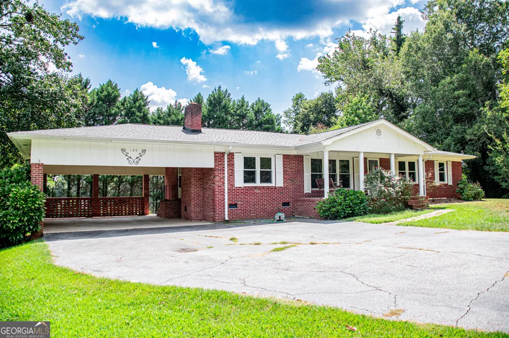 105 Sharp DR Carrollton, GA 30117