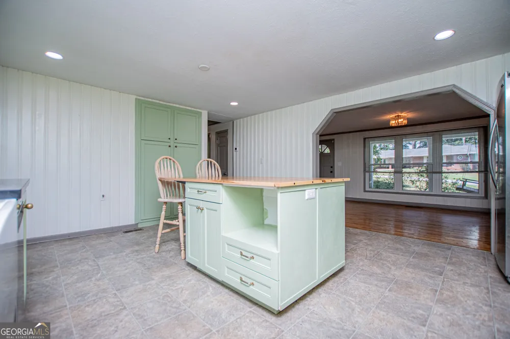 105 Sharp DR Carrollton, GA 30117