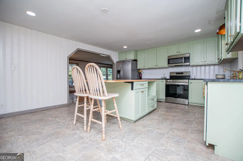 105 Sharp DR Carrollton, GA 30117