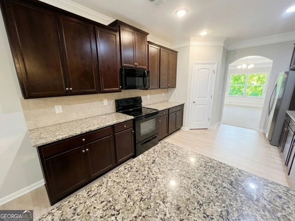 1086 Blind Brook CIR Hoschton, GA 30548