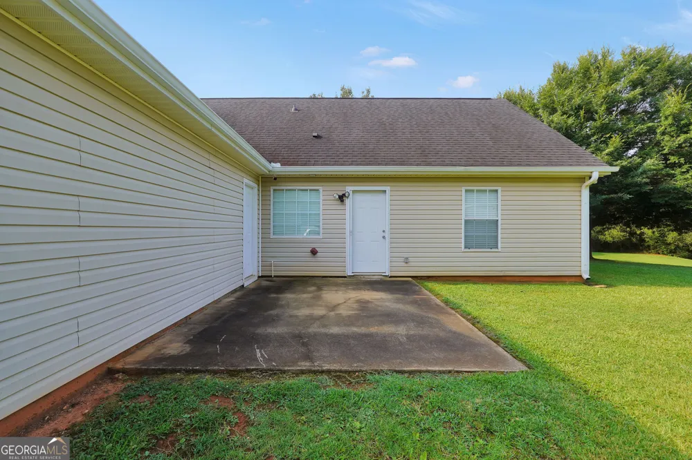 1130 Larkspur DR Locust Grove, GA 30248