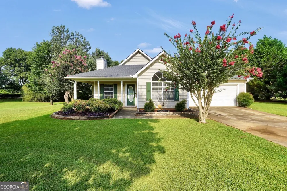 1130 Larkspur DR Locust Grove, GA 30248