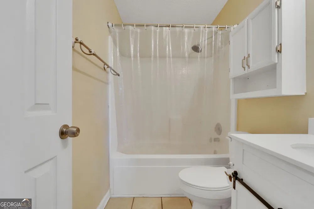 1130 Larkspur DR Locust Grove, GA 30248