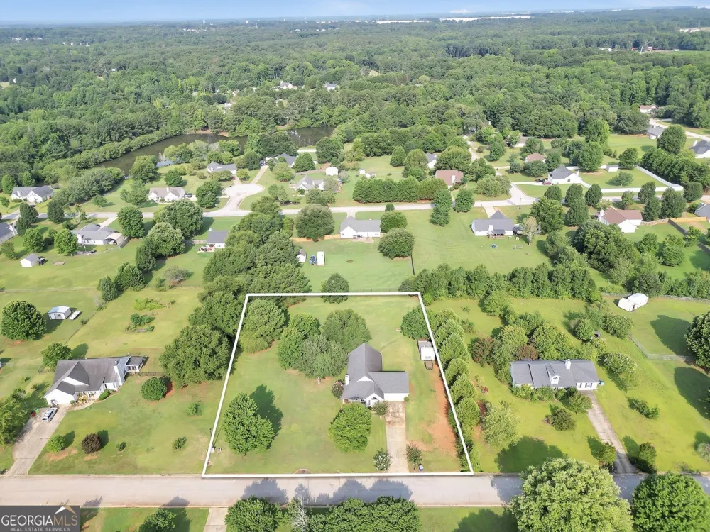 1130 Larkspur DR Locust Grove, GA 30248