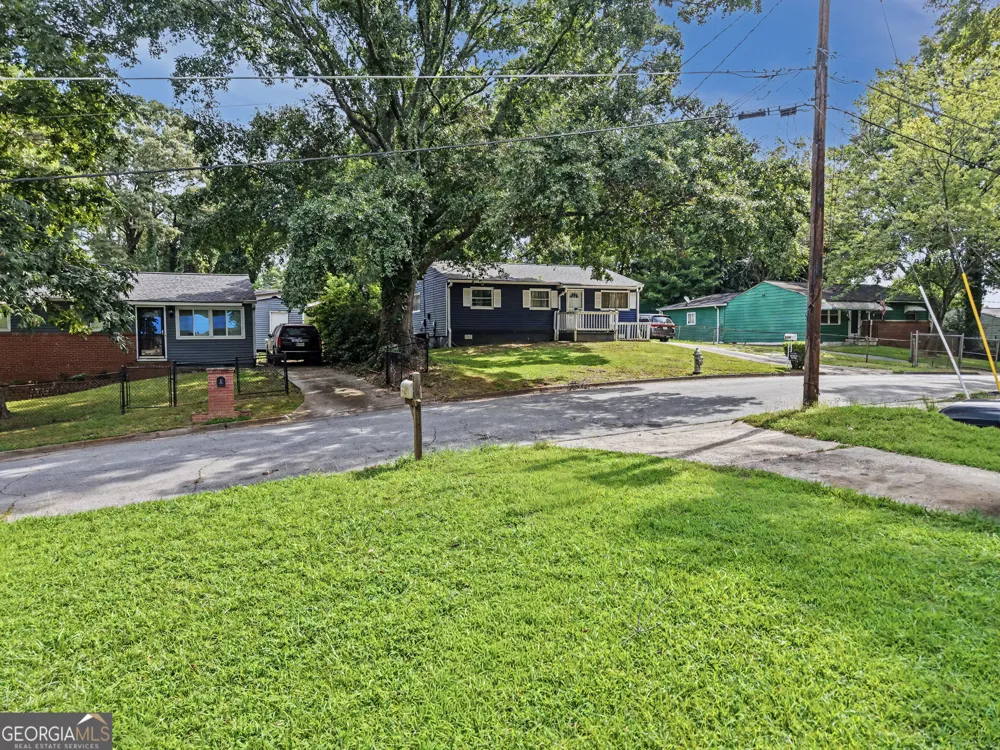 2190 Addison PL NW Atlanta, GA 30318