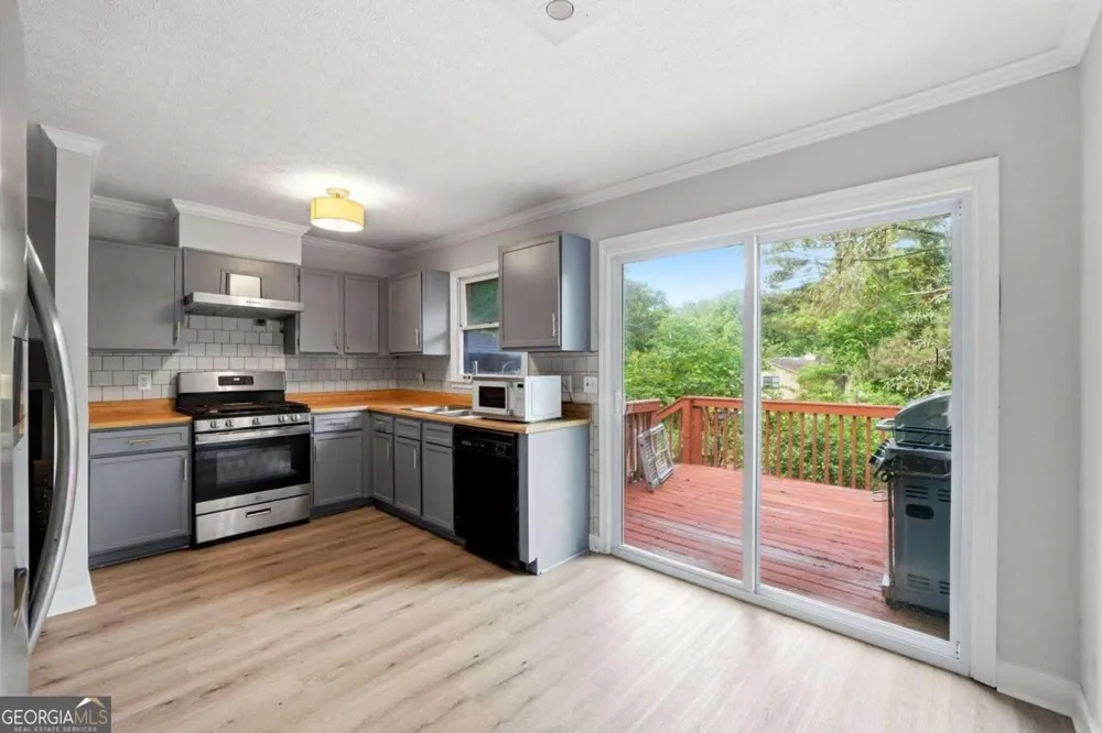 3262 Summer Wood CIR Snellville, GA 30039
