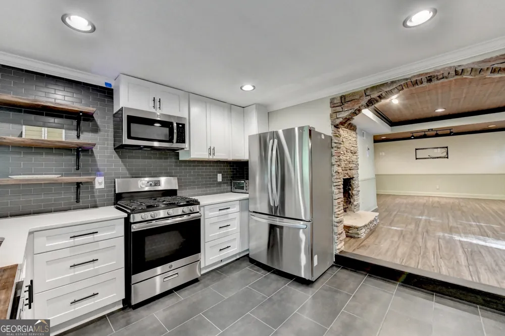 975 Timber Lake TRL Cumming, GA 30041