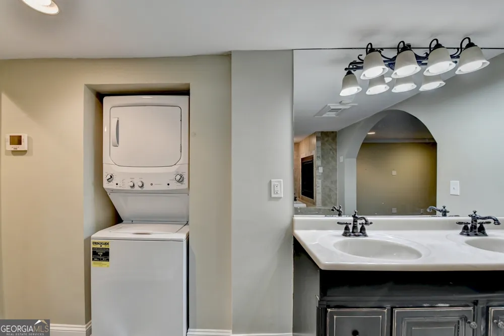 975 Timber Lake TRL Cumming, GA 30041