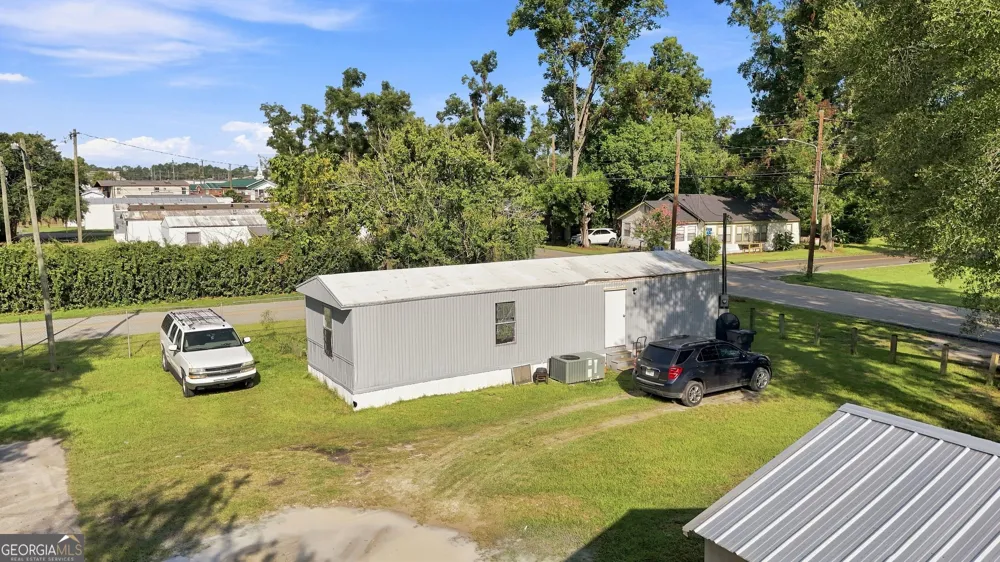 28 E Peeler AVE Lakeland, GA 31635