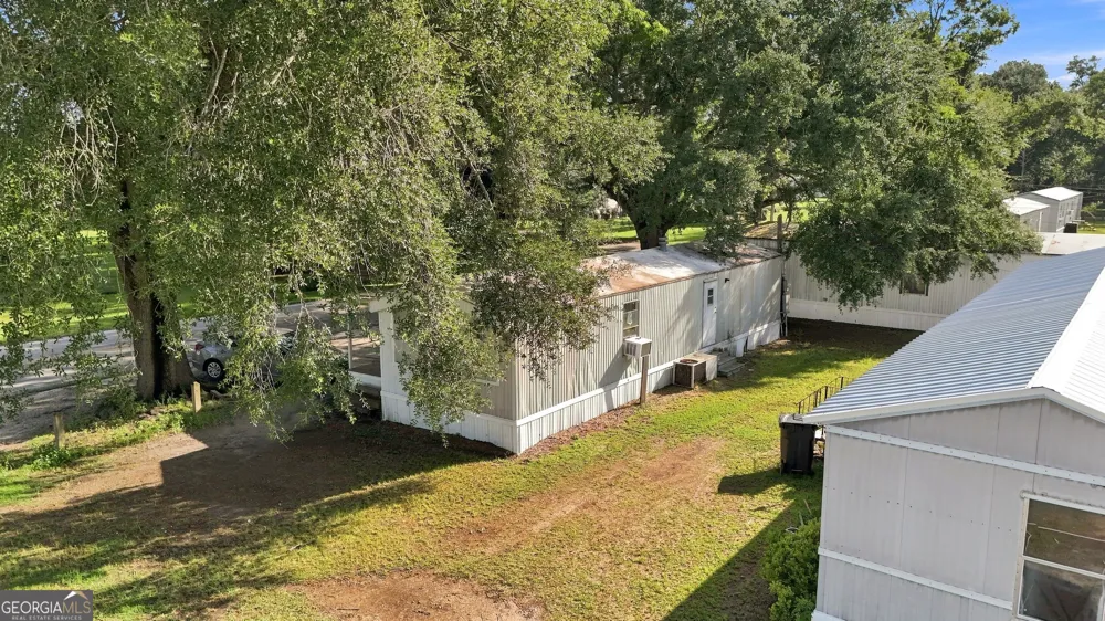 28 E Peeler AVE Lakeland, GA 31635