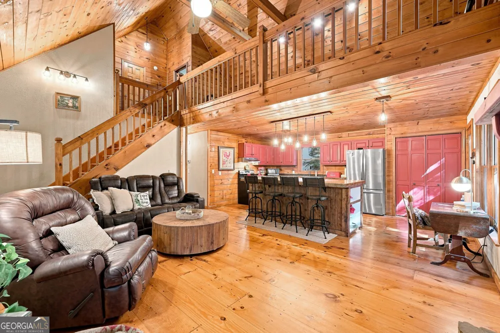 19 Blackberry Falls LN Ellijay, GA 30536
