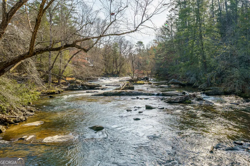19 Blackberry Falls LN Ellijay, GA 30536