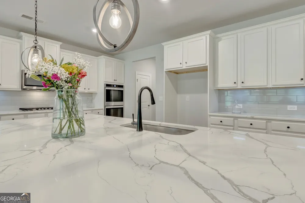 114 Vivian LN Peachtree City, GA 30269