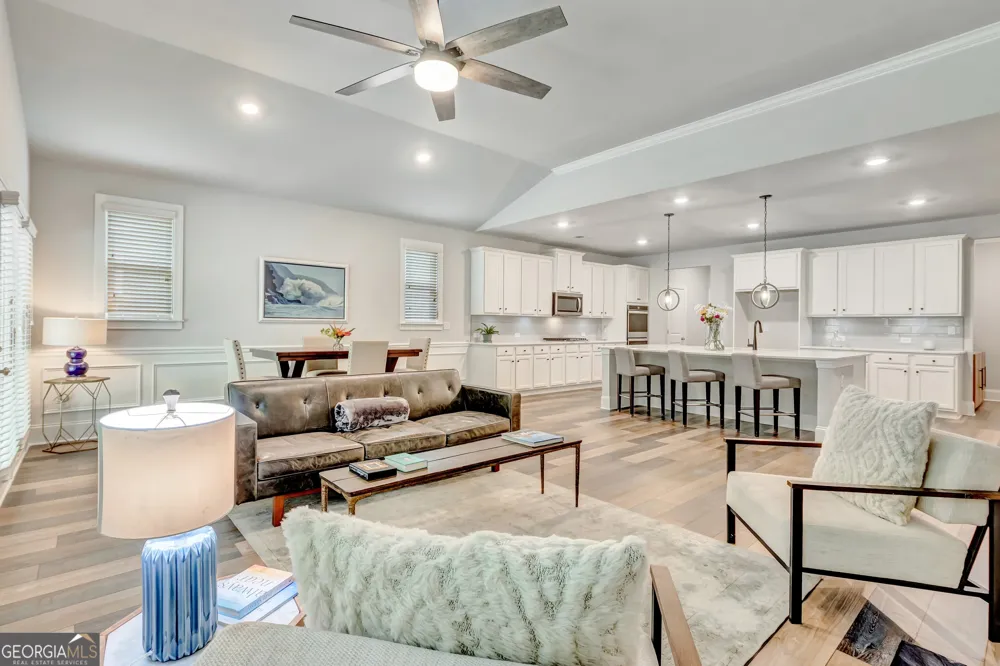 114 Vivian LN Peachtree City, GA 30269