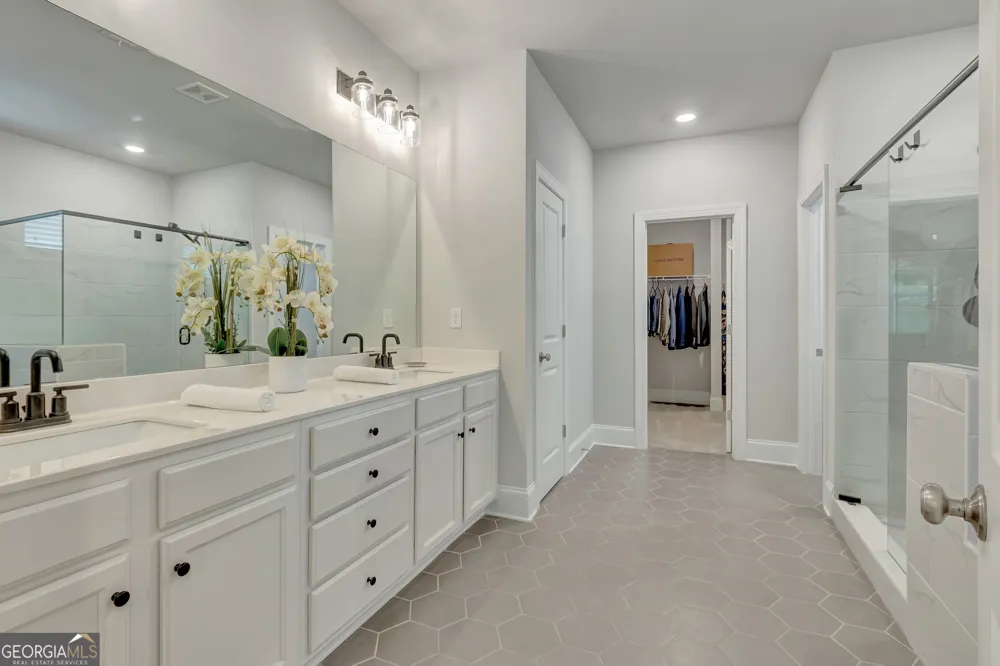 114 Vivian LN Peachtree City, GA 30269