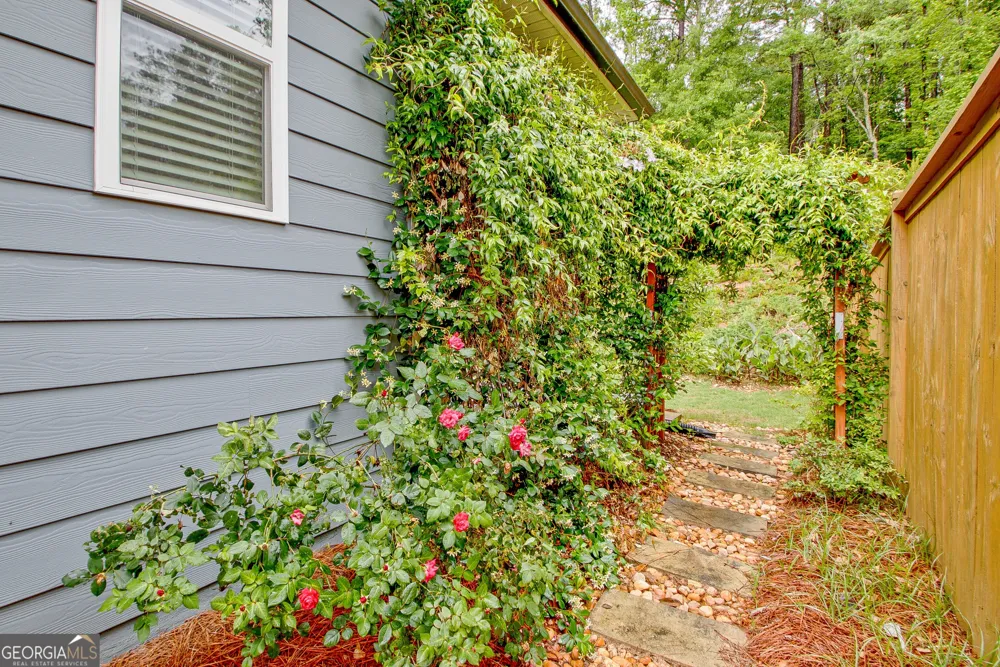 114 Vivian LN Peachtree City, GA 30269