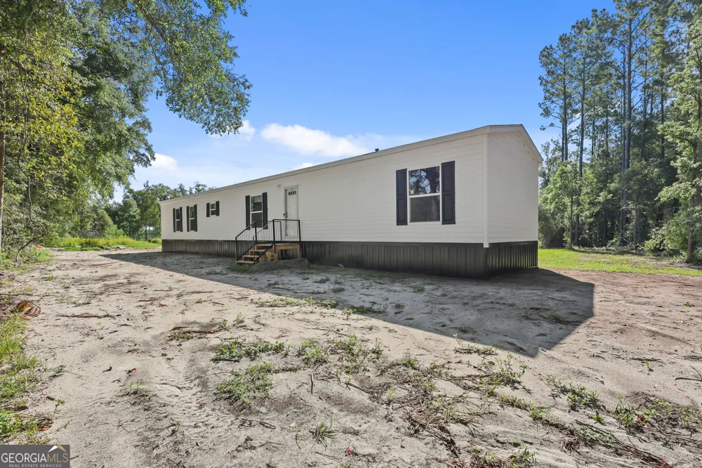 1118 East 121 PL Folkston, GA 31537