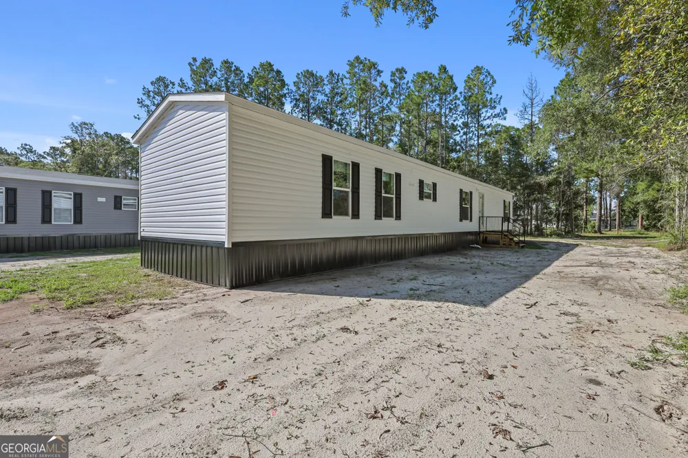 1118 East 121 PL Folkston, GA 31537