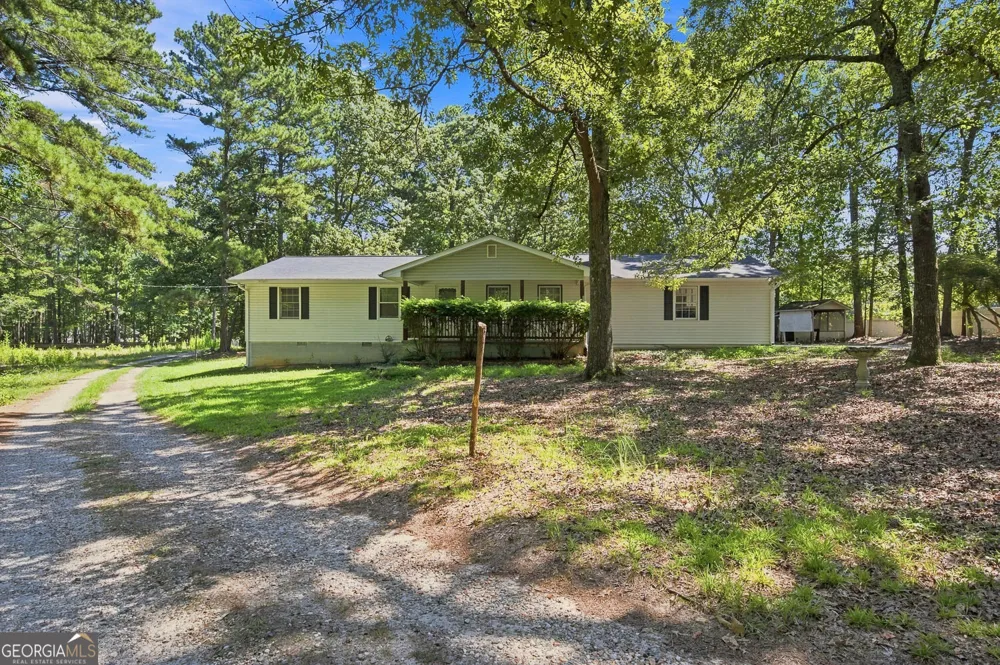 556 Auburn RD Auburn, GA 30011
