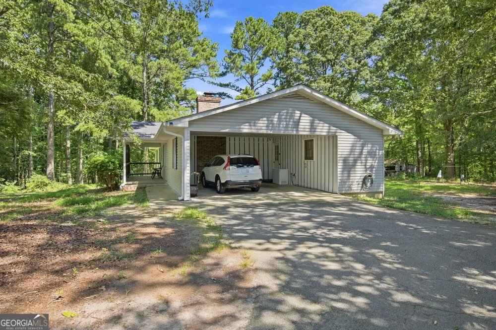 556 Auburn RD Auburn, GA 30011