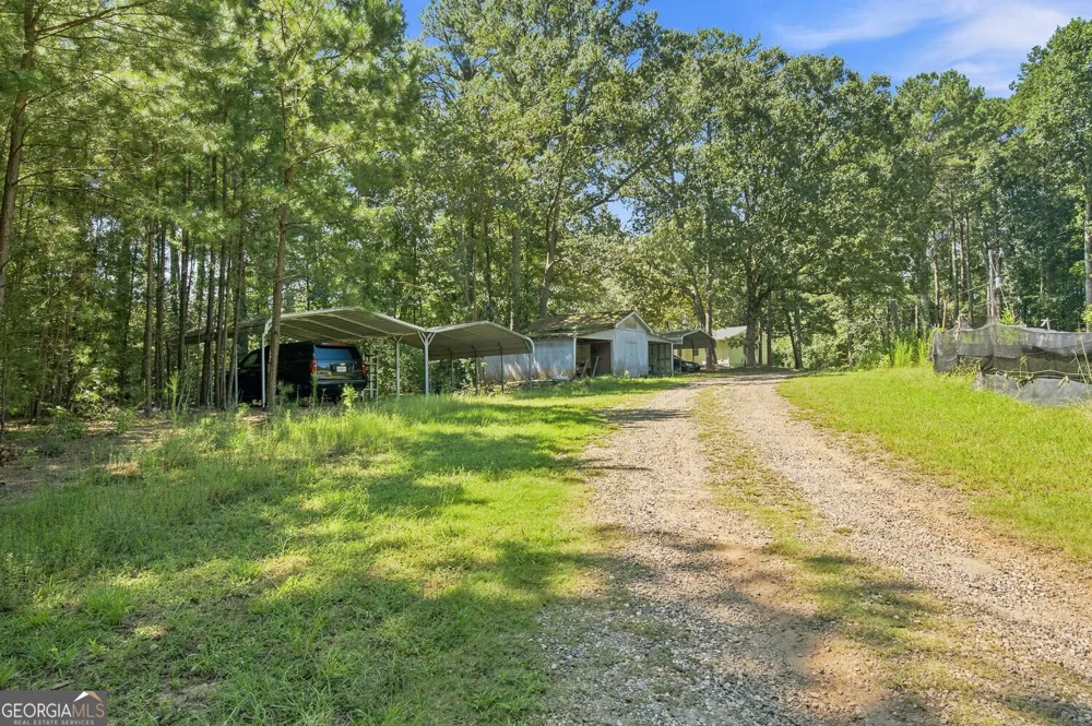 556 Auburn RD Auburn, GA 30011
