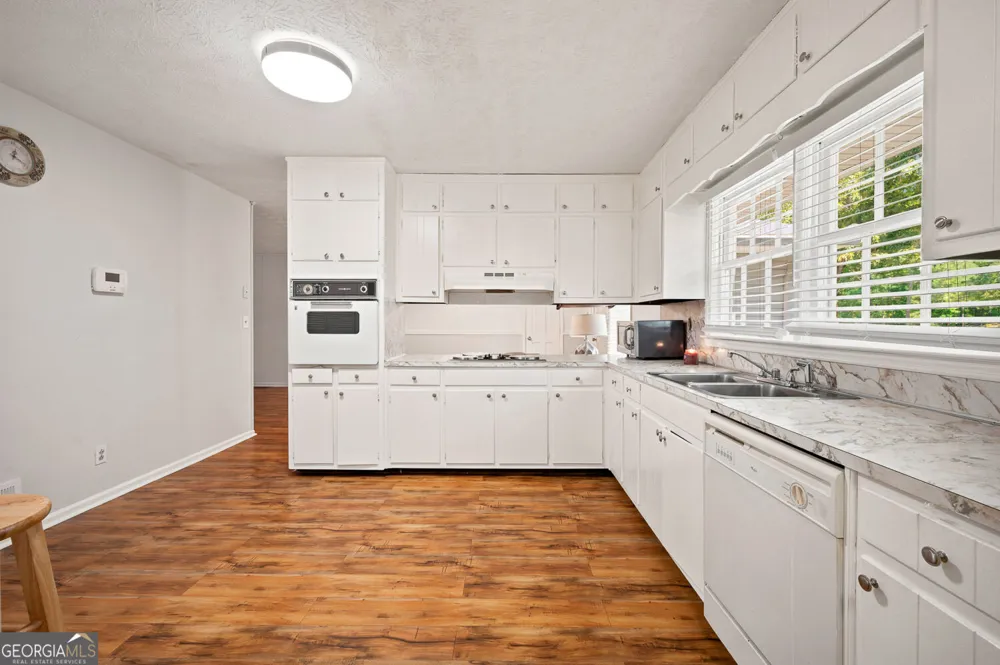 556 Auburn RD Auburn, GA 30011