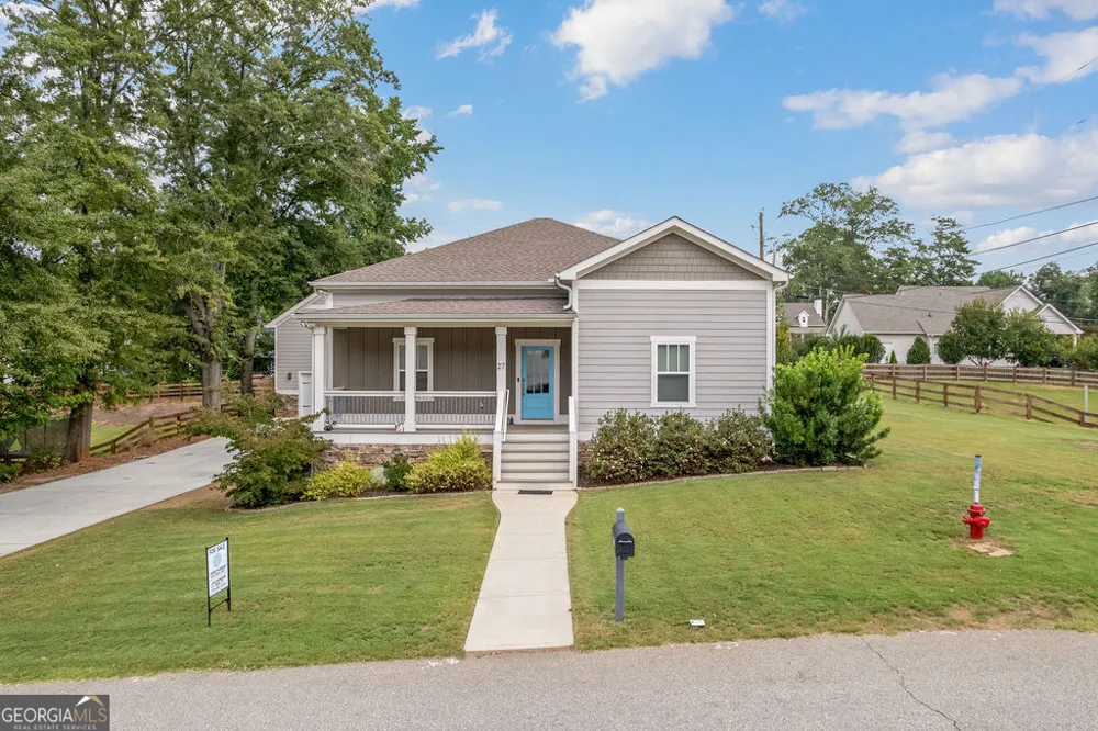 27 E Hill ST Newnan, GA 30263