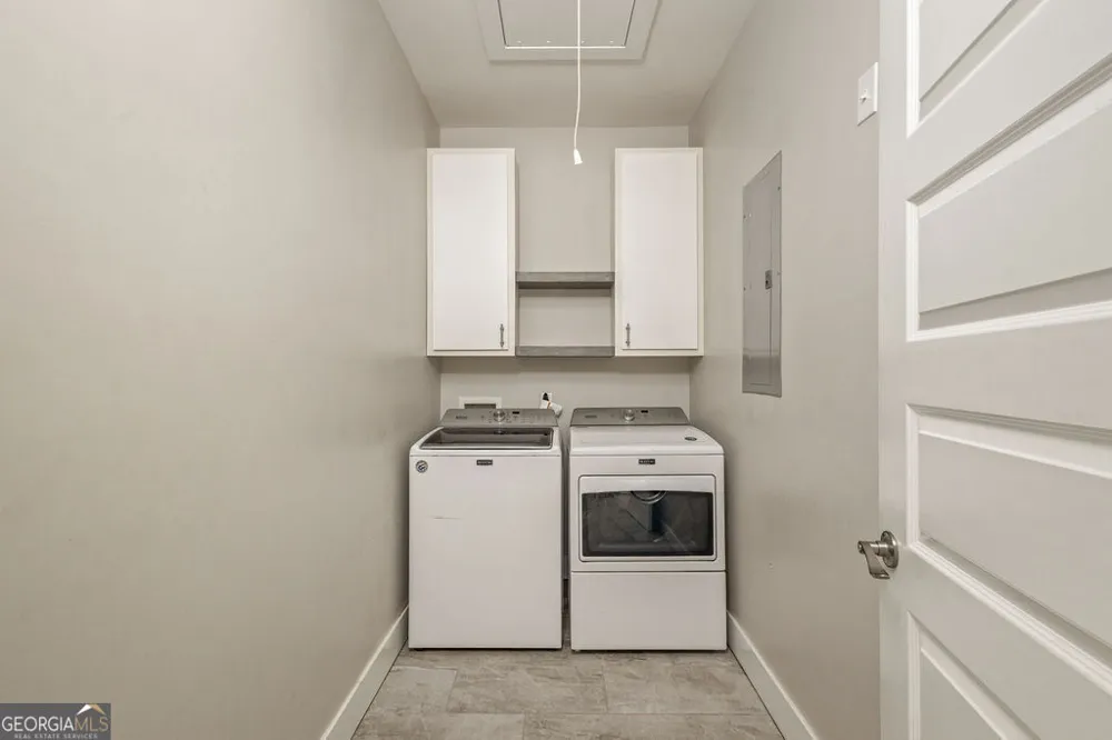 27 E Hill ST Newnan, GA 30263