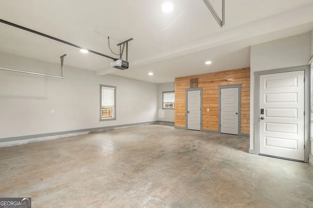27 E Hill ST Newnan, GA 30263
