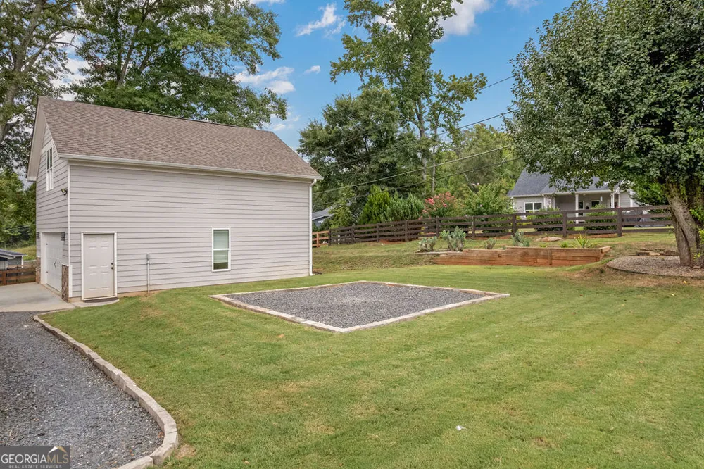 27 E Hill ST Newnan, GA 30263