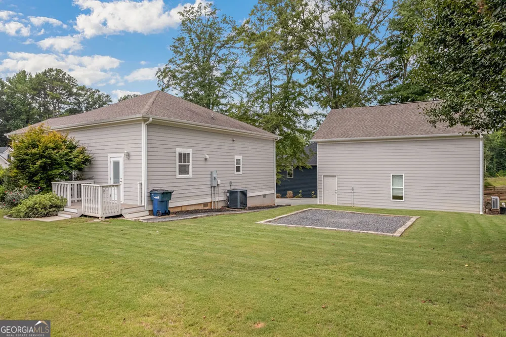 27 E Hill ST Newnan, GA 30263