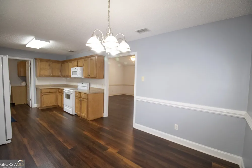 2309 Oakridge LN Statesboro, GA 30458