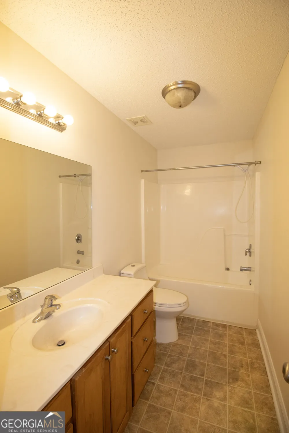 2309 Oakridge LN Statesboro, GA 30458